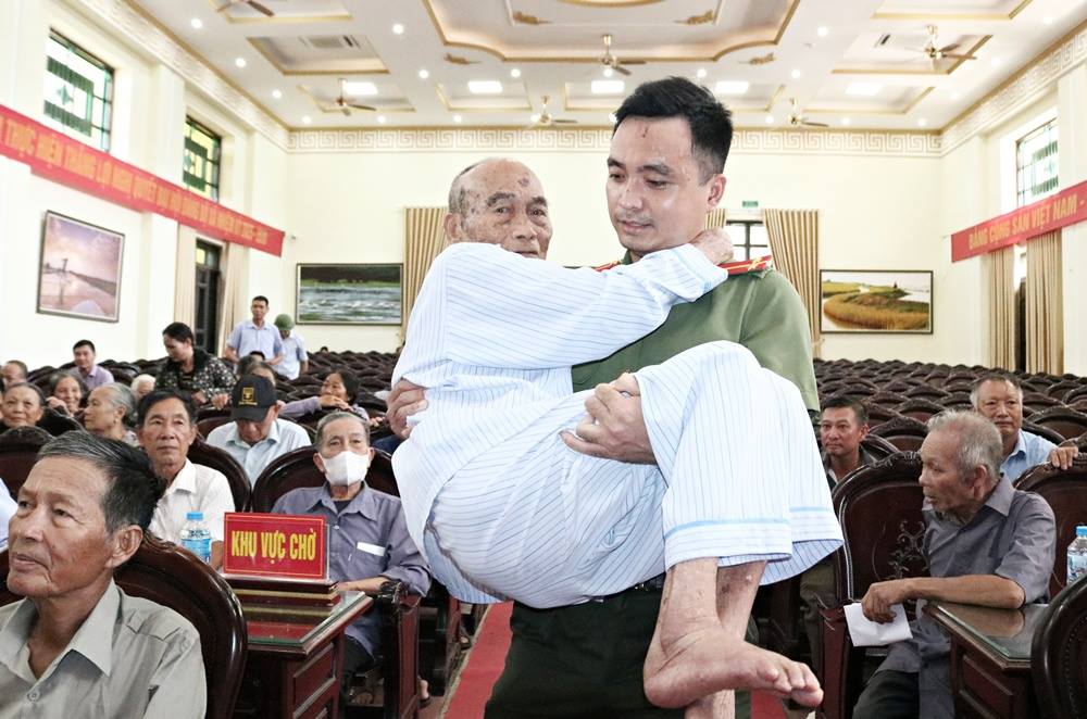anh tin bai